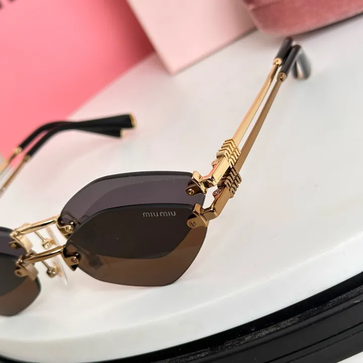 スーパーコピー ミュウミュウ サングラス
