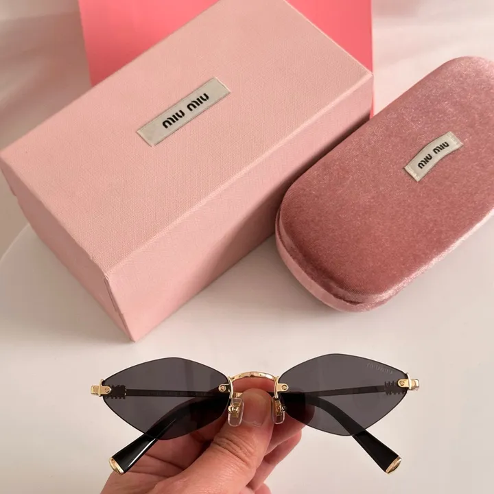 スーパーコピー ミュウミュウ サングラス