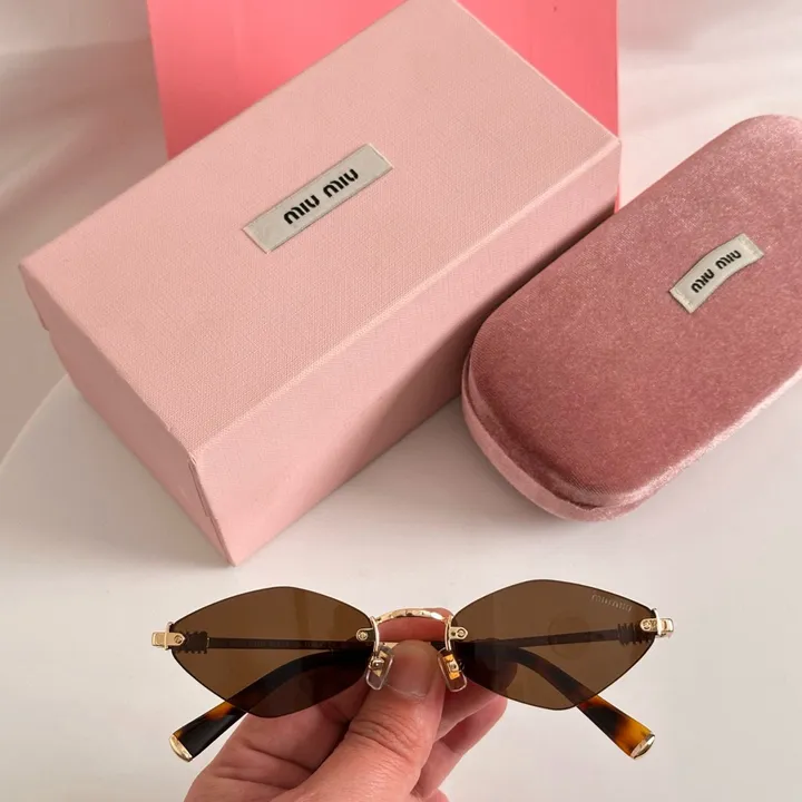 スーパーコピー ミュウミュウ サングラス