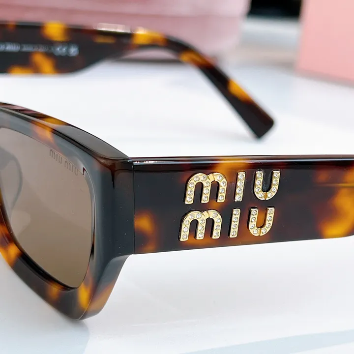 スーパーコピー ミュウミュウ サングラス