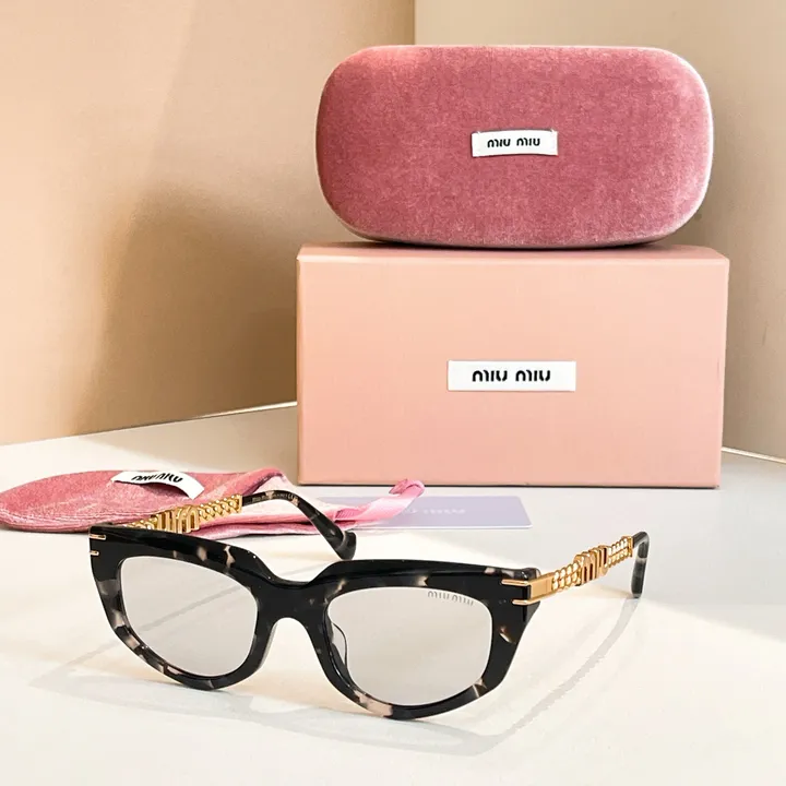 スーパーコピー ミュウミュウ サングラス