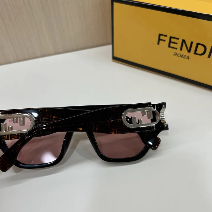 スーパーコピー フェンディ サングラス
