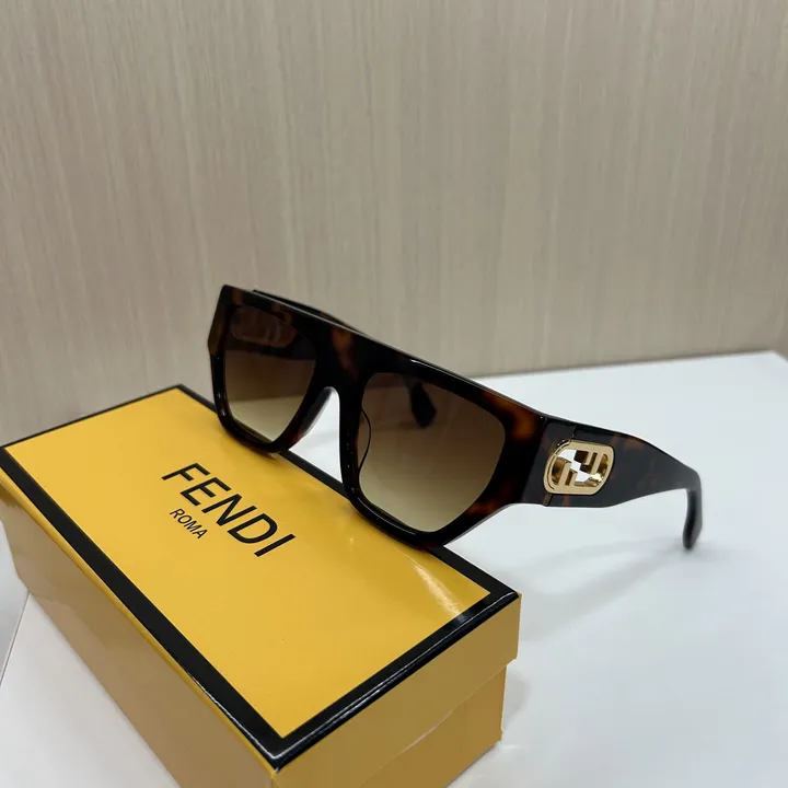 スーパーコピー フェンディ サングラス