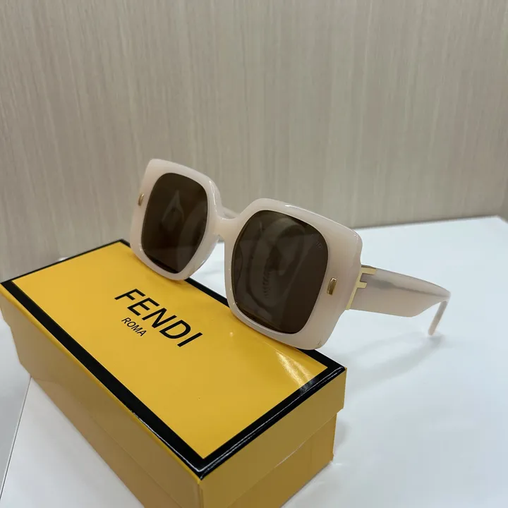 スーパーコピー フェンディ サングラス