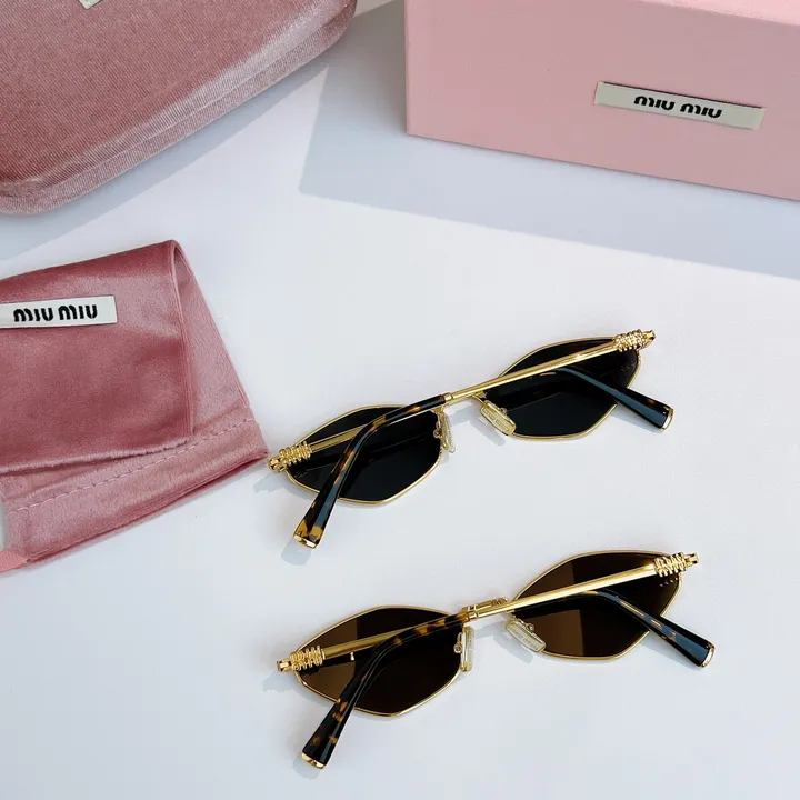 スーパーコピー ミュウミュウ サングラス