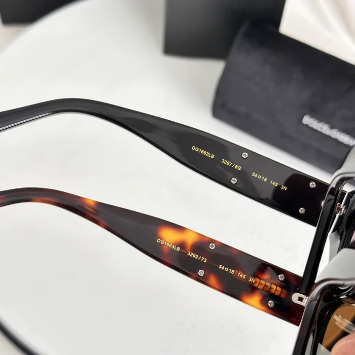 スーパーコピー ミュウミュウ サングラス