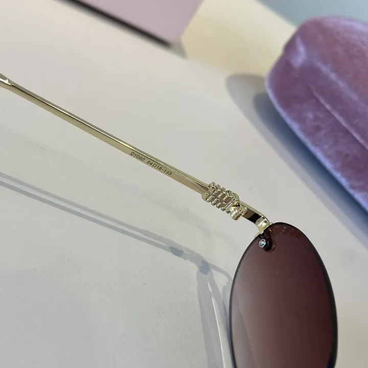 スーパーコピー ミュウミュウ サングラス