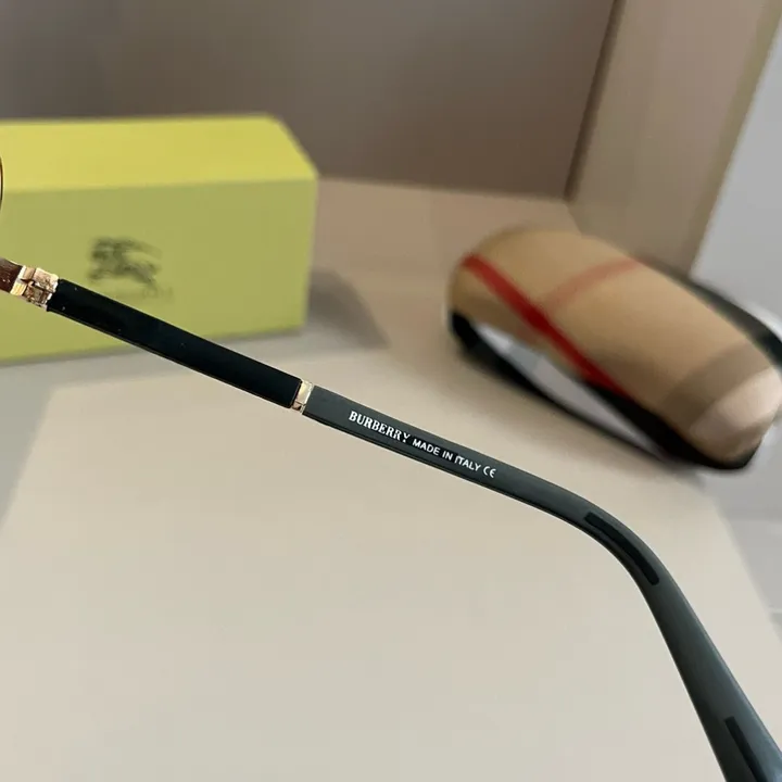 スーパーコピー バーバリー ス サングラス