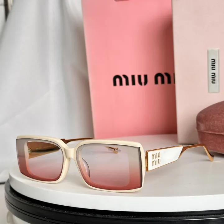 スーパーコピー ミュウミュウ サングラス