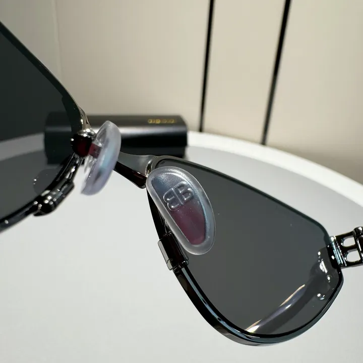 スーパーコピー バレンシアガ サングラス