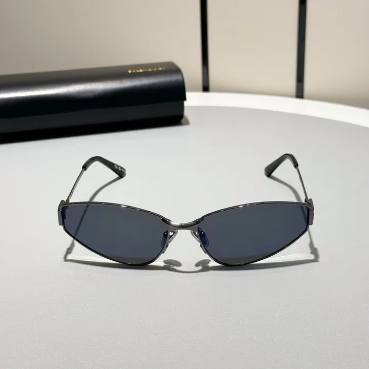 スーパーコピー バレンシアガ サングラス