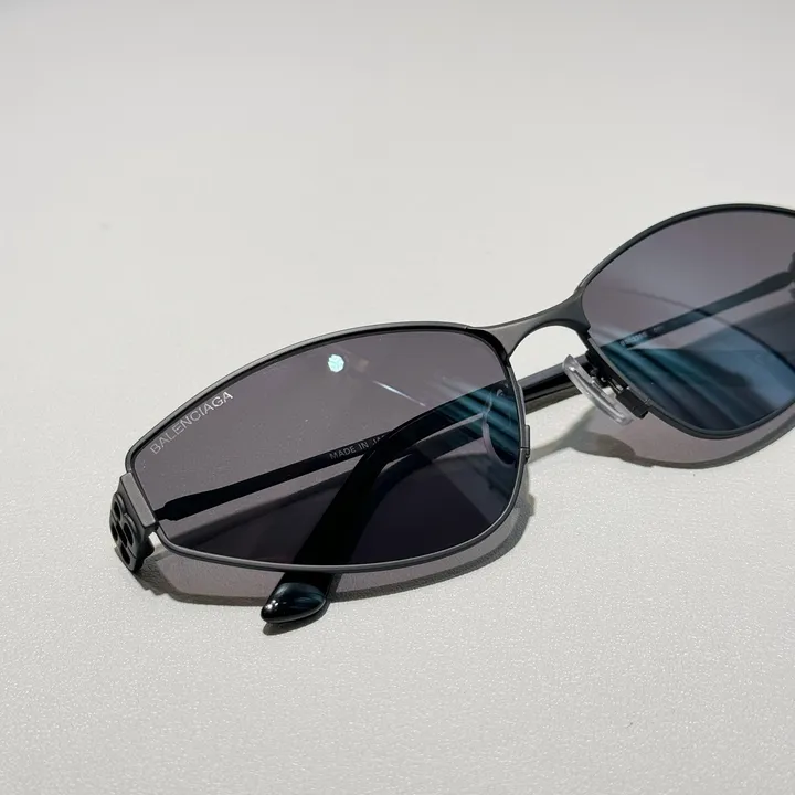 スーパーコピー バレンシアガ サングラス