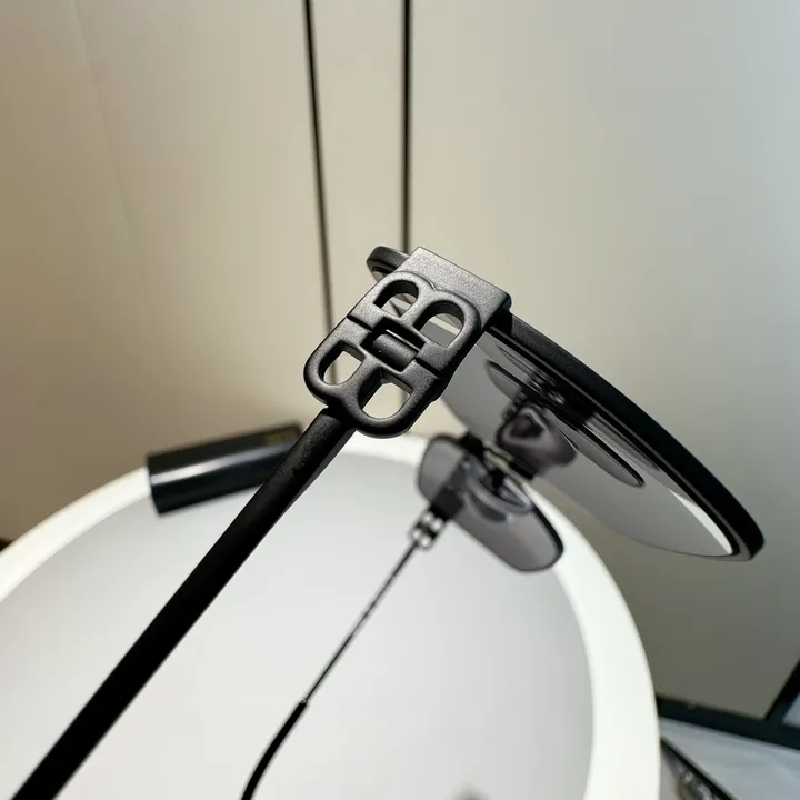 スーパーコピー バレンシアガ サングラス