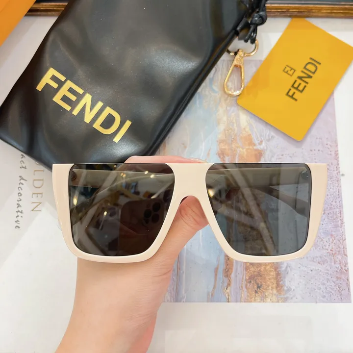 スーパーコピー フェンディ サングラス