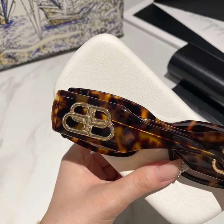 スーパーコピー バレンシアガ サングラス