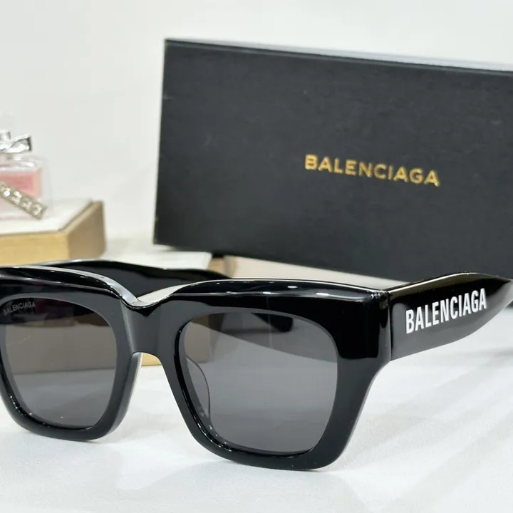 スーパーコピー バレンシアガ サングラス