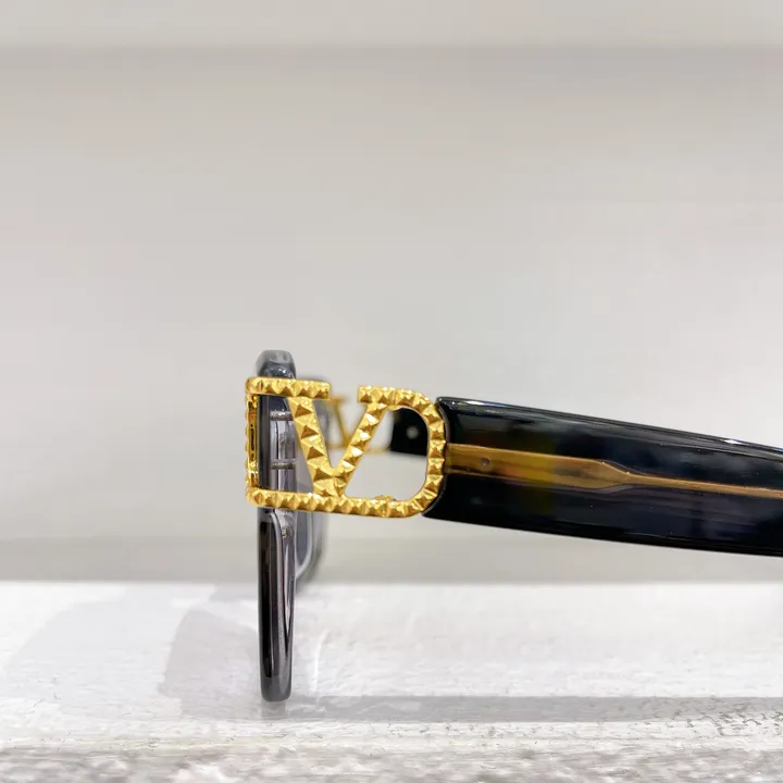 スーパーコピー ヴァレンティノ サングラス