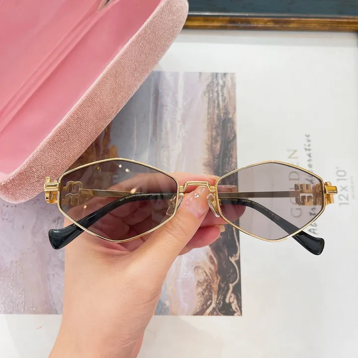 スーパーコピー ミュウミュウ サングラス