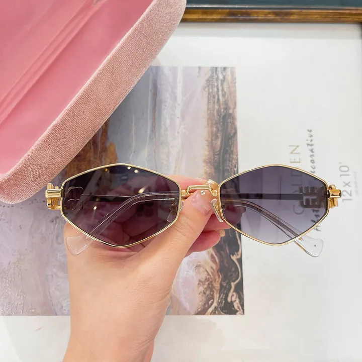 スーパーコピー ミュウミュウ サングラス