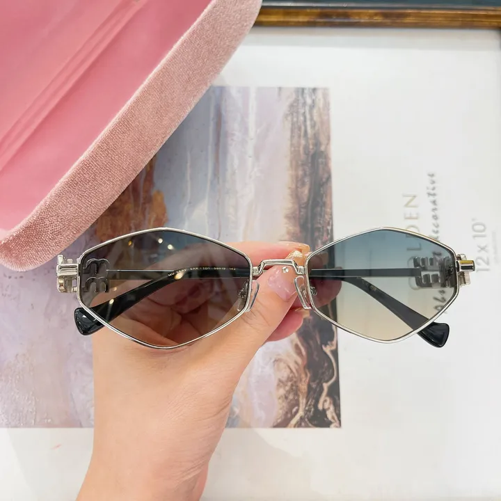 スーパーコピー ミュウミュウ サングラス