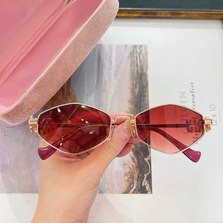 スーパーコピー ミュウミュウ サングラス