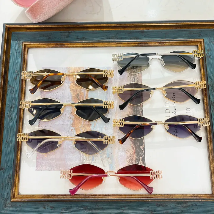 スーパーコピー ミュウミュウ サングラス