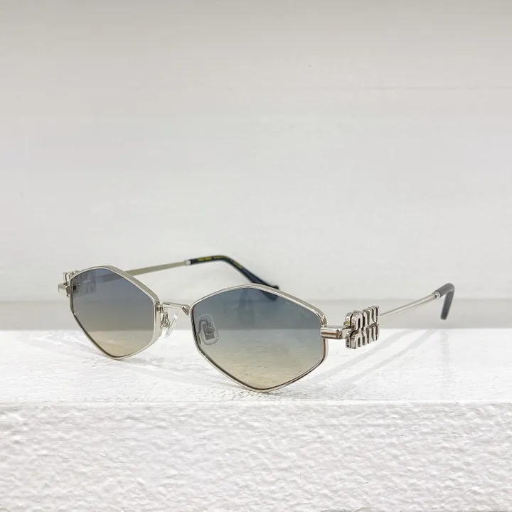 スーパーコピー ミュウミュウ サングラス