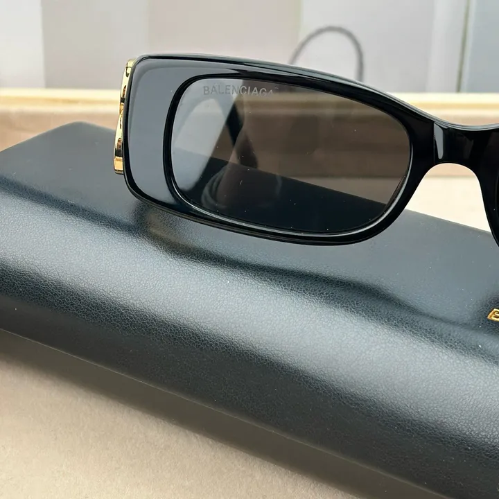 スーパーコピー バレンシアガ サングラス