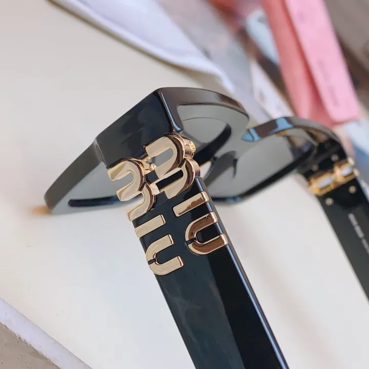 スーパーコピー ミュウミュウ サングラス