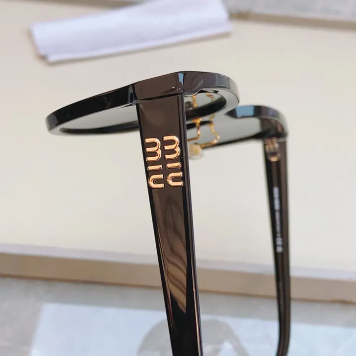 スーパーコピー ミュウミュウ サングラス