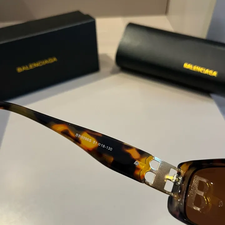 スーパーコピー バレンシアガ サングラス