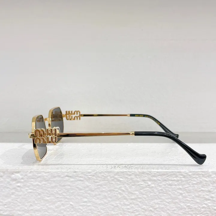 スーパーコピー ミュウミュウ サングラス