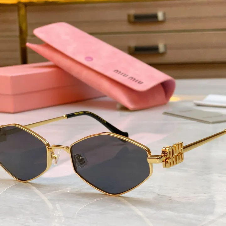 スーパーコピー ミュウミュウ サングラス