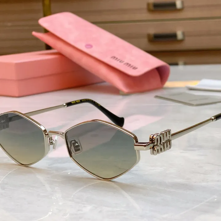スーパーコピー ミュウミュウ サングラス