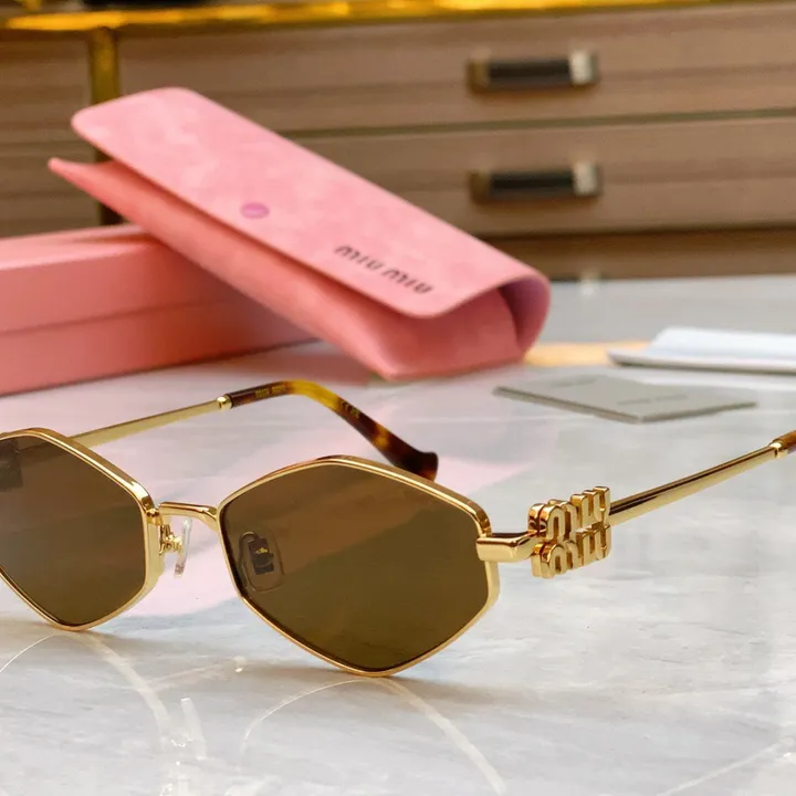 スーパーコピー ミュウミュウ サングラス