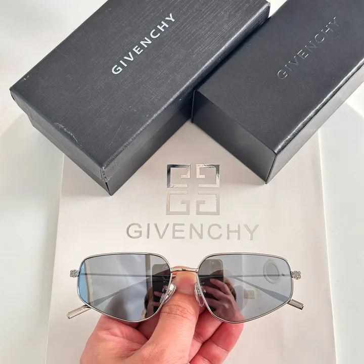 スーパーコピー ジバンシィ サングラス