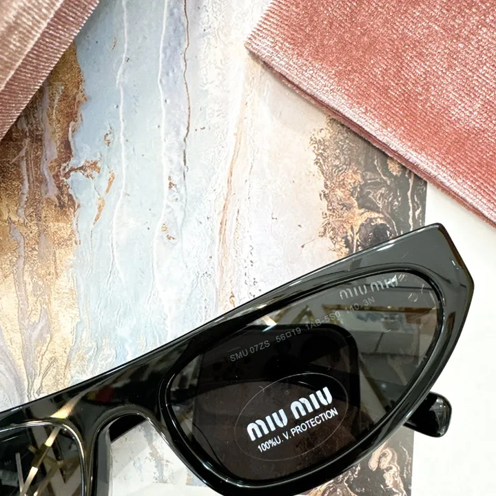 スーパーコピー ミュウミュウ サングラス