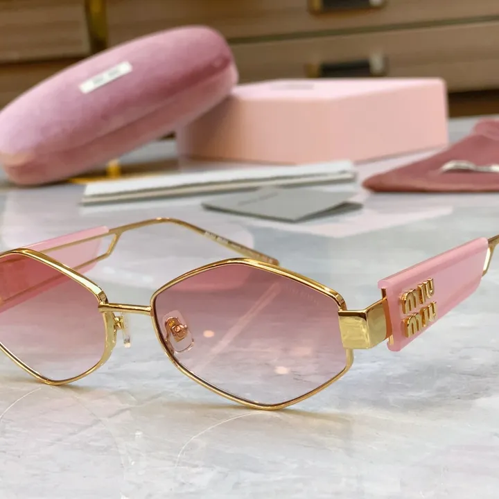 スーパーコピー ミュウミュウ サングラス