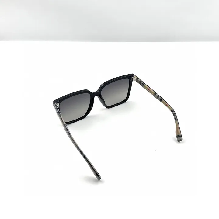 スーパーコピー バーバリー ス サングラス