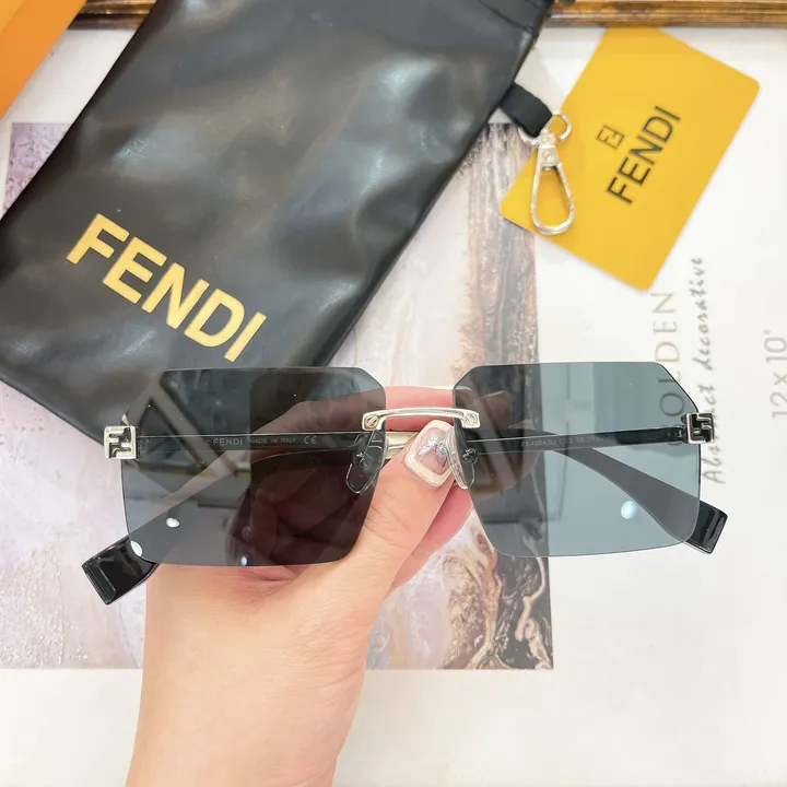 スーパーコピー フェンディ サングラス