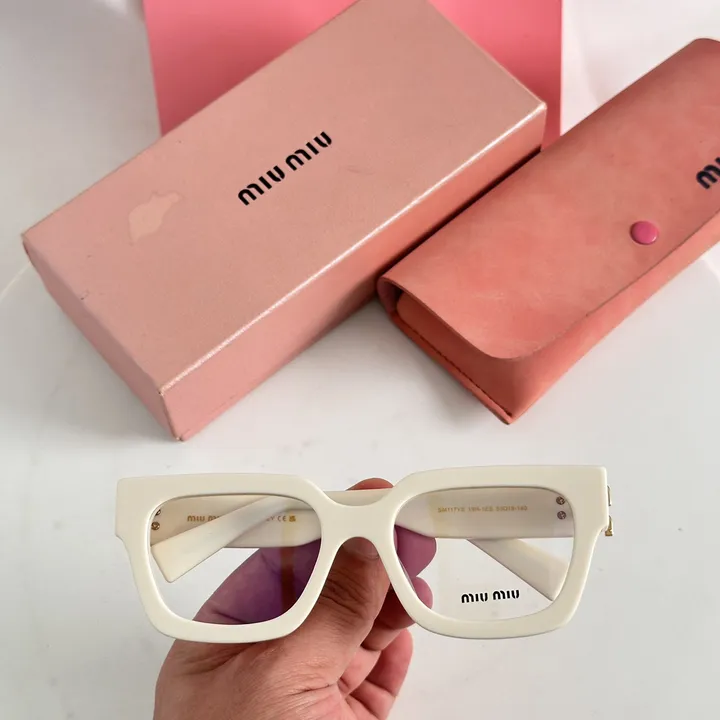 スーパーコピー ミュウミュウ サングラス