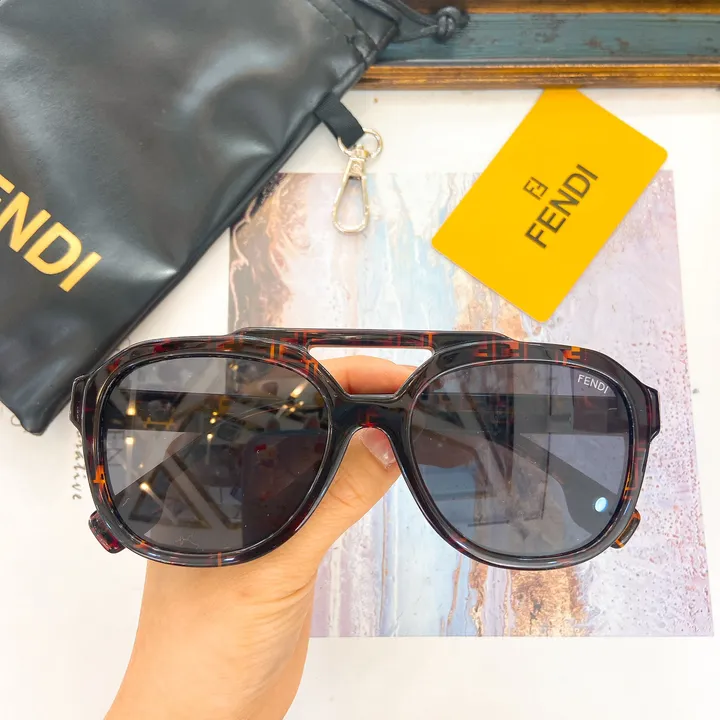 スーパーコピー フェンディ サングラス