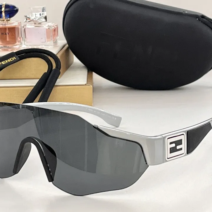 スーパーコピー フェンディ サングラス
