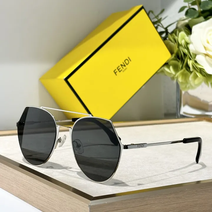 スーパーコピー フェンディ サングラス