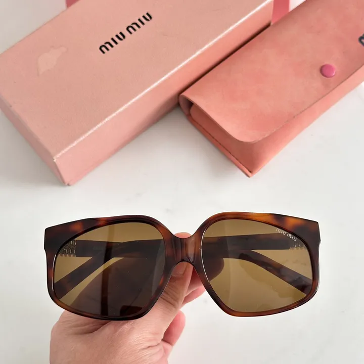 スーパーコピー ミュウミュウ サングラス