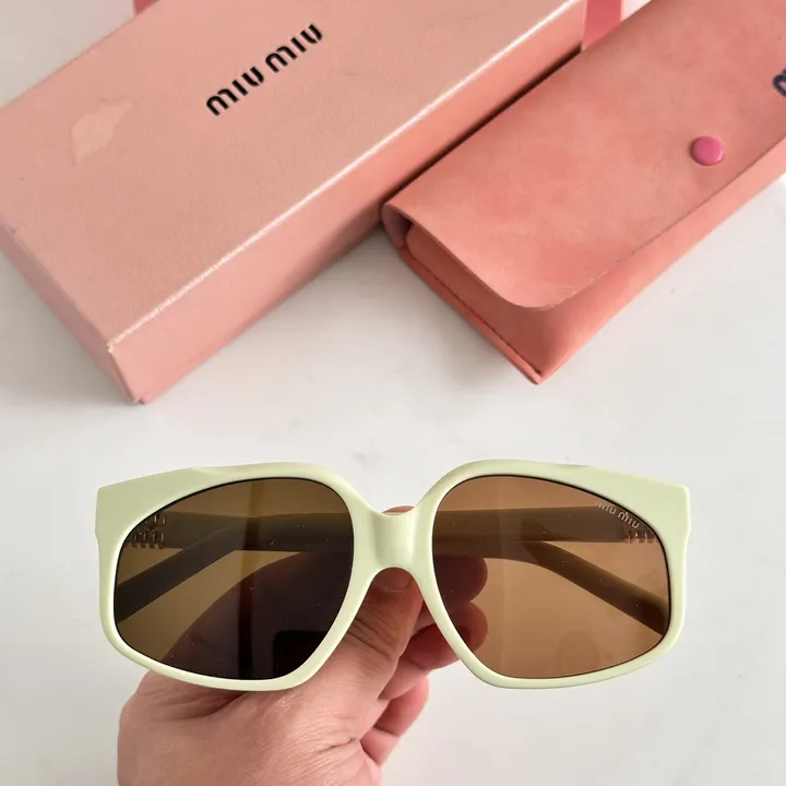 スーパーコピー ミュウミュウ サングラス