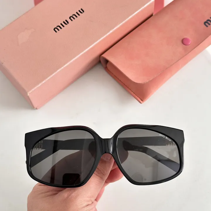 スーパーコピー ミュウミュウ サングラス