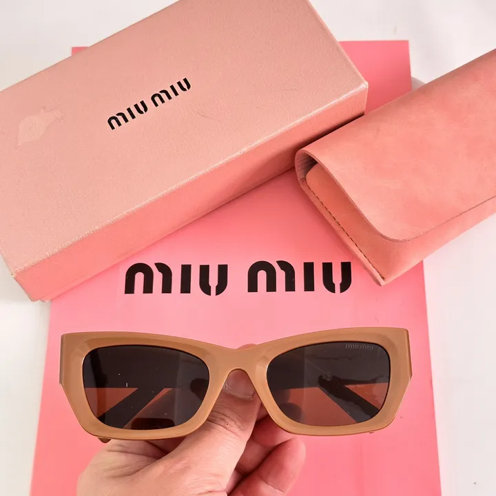 スーパーコピー ミュウミュウ サングラス