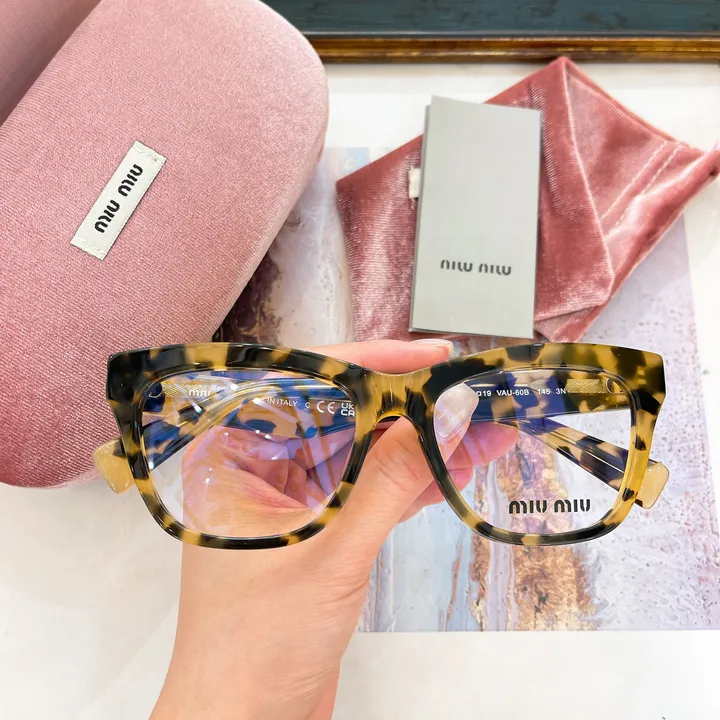 スーパーコピー ミュウミュウ サングラス