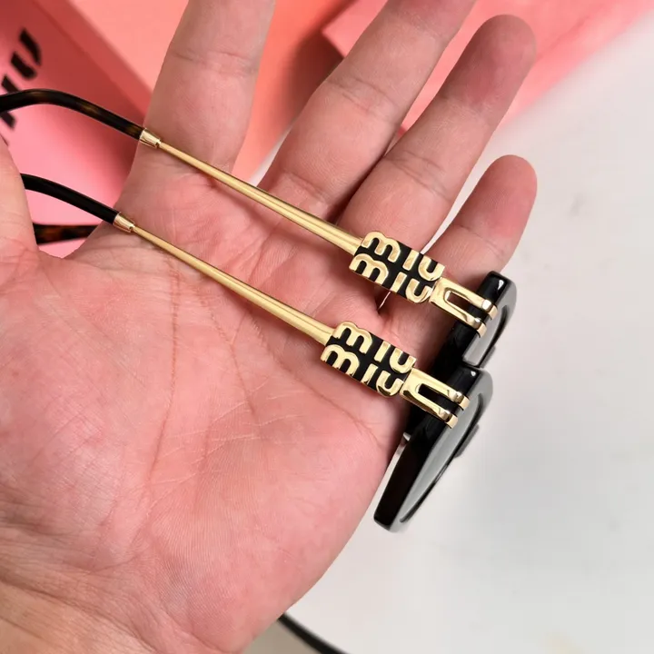 スーパーコピー ミュウミュウ サングラス